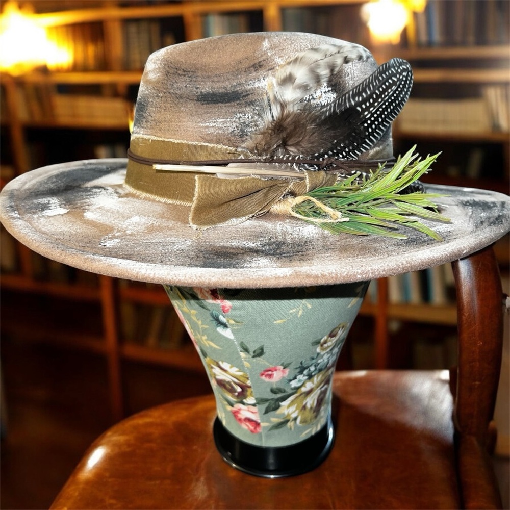Unisex Stylish Brown Feathered Hat